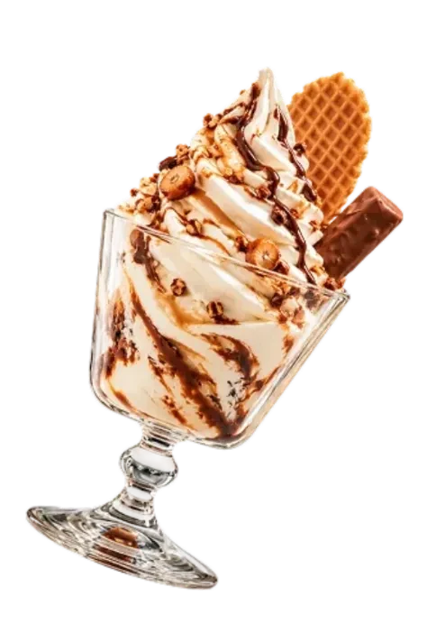 Coupe glacée artisanale généreuse avec garnitures